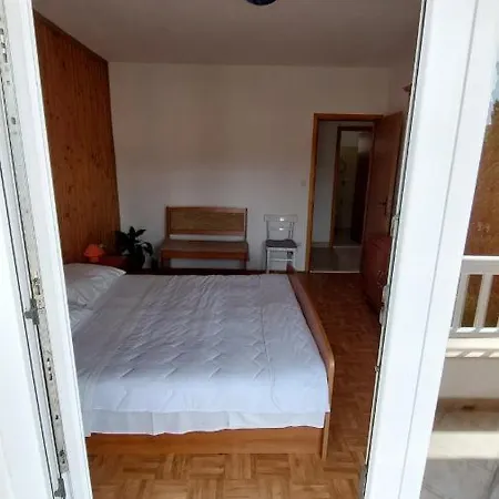 Julija Διαμέρισμα