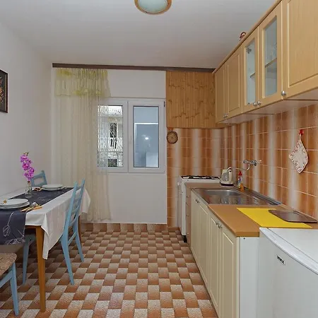 Julija Διαμέρισμα Χβαρ